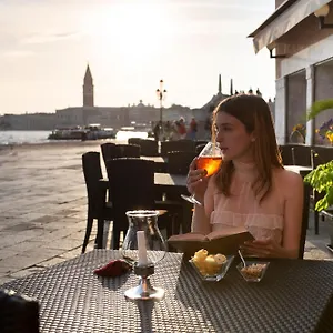 https://bucintoro.hotelslidodijesolo.com