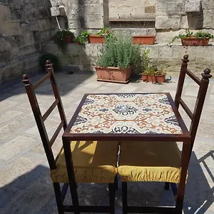 https://dimora-dellartista-2.lecce-hotels.com