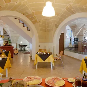 L'antica Rimessa Couette-café Lecce